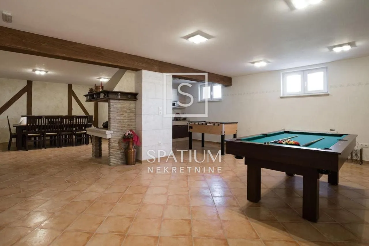 poreč, kaštelir, vila s bazenom i pogledom na more - slika 15