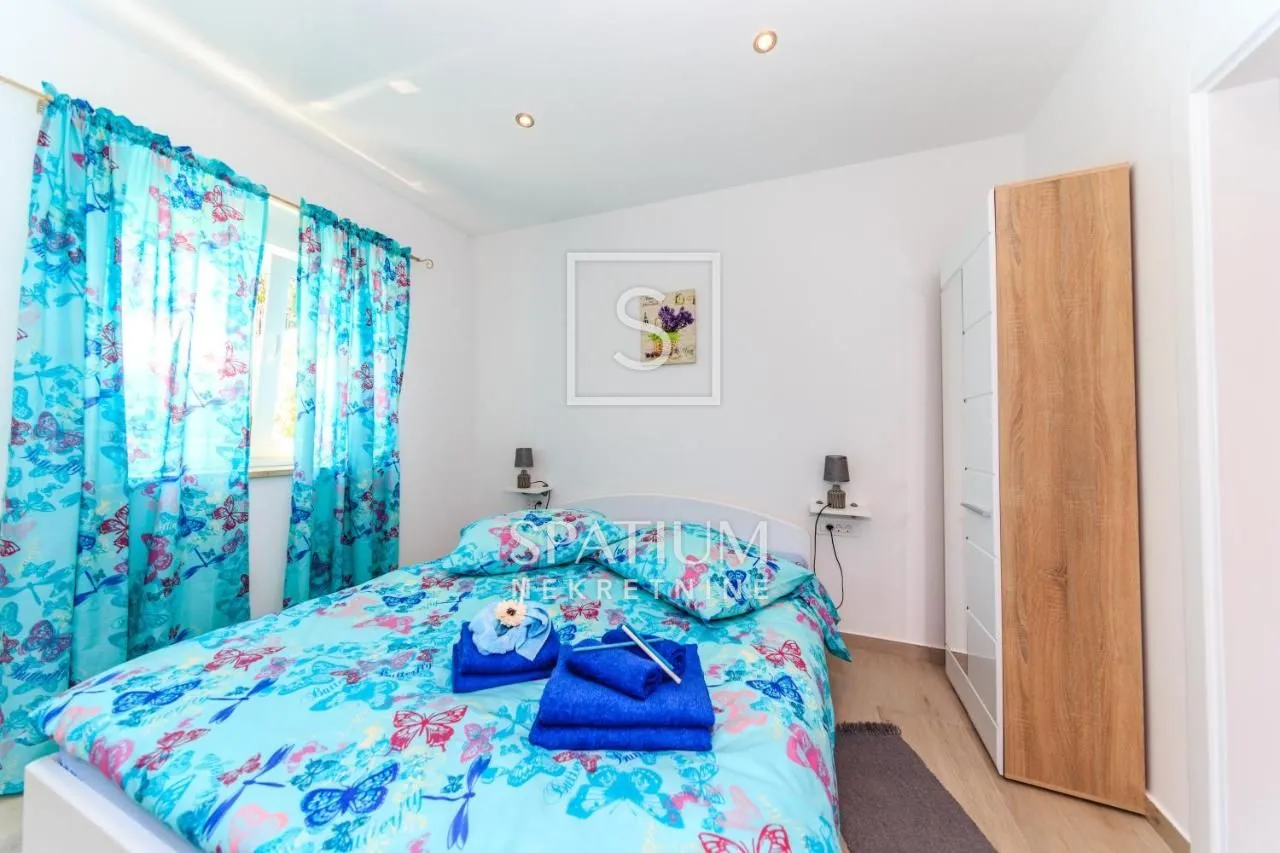 ika, predivna vila s apartmanima i bazenom - slika 10