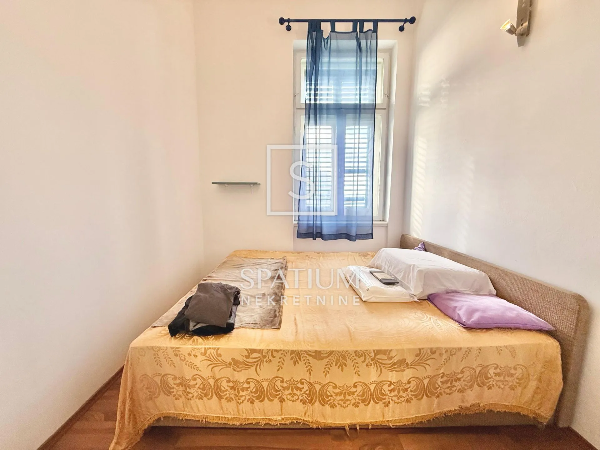 rijeka, centar, veliki stan u održavanoj zgradi - slika 12