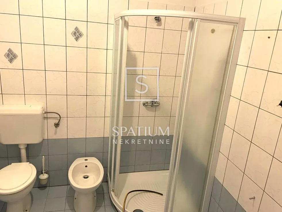 novigrad, etaža s poslovnim prostorom i apartmanom - slika 4