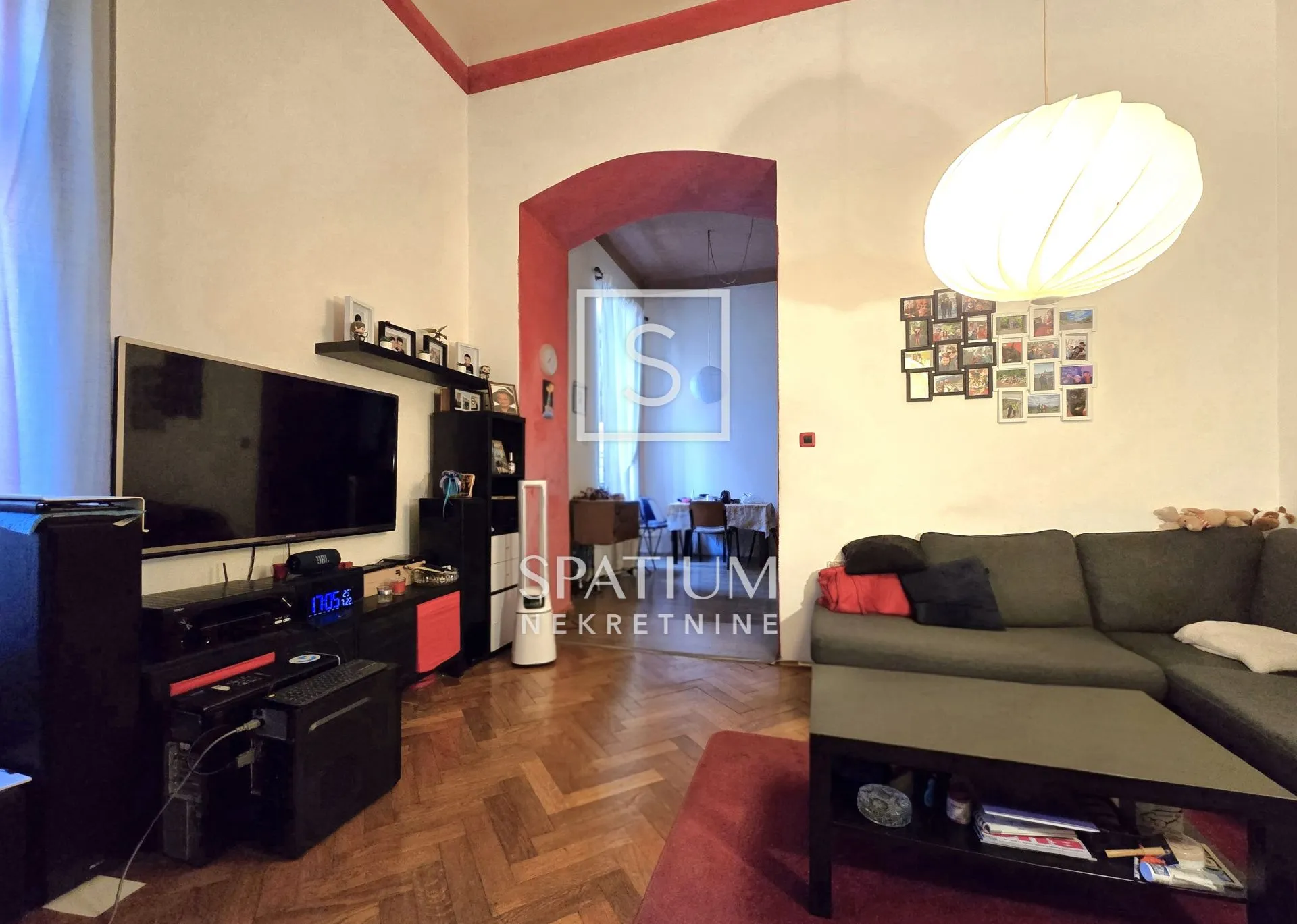 brajda, dvosoban stan s dnevnim boravkom u blizini centra - slika 2