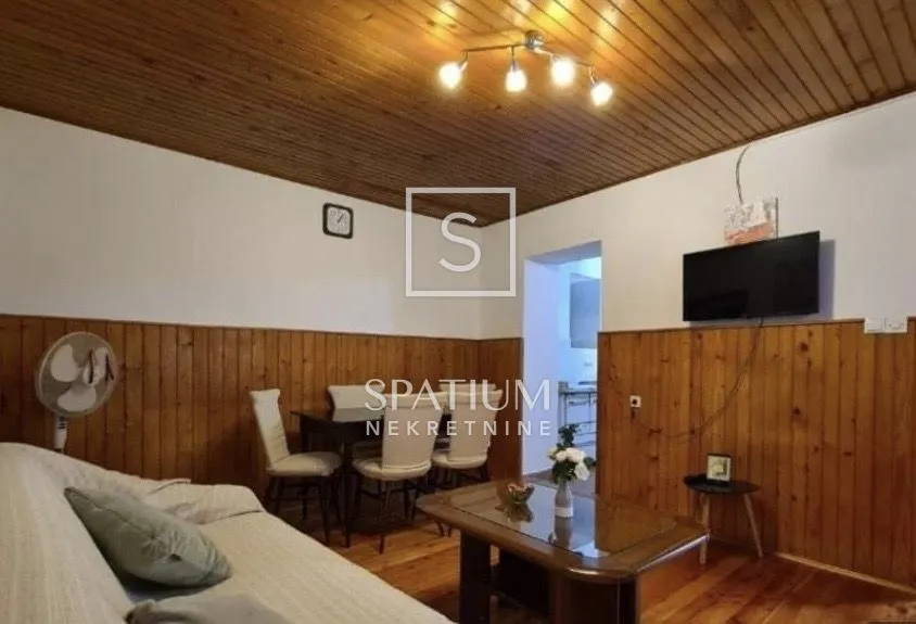 svetvinčenat, kuća sa dvorištem - slika 8