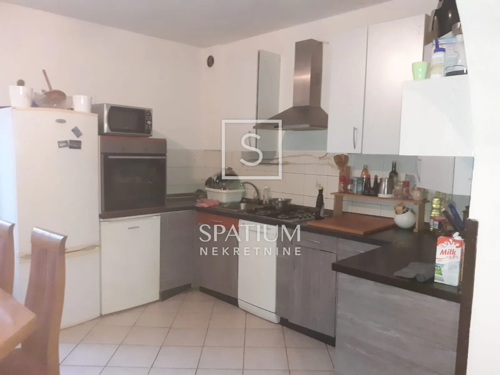 otok krk, omišalj, trosoban stan za najam radnicima - slika 3