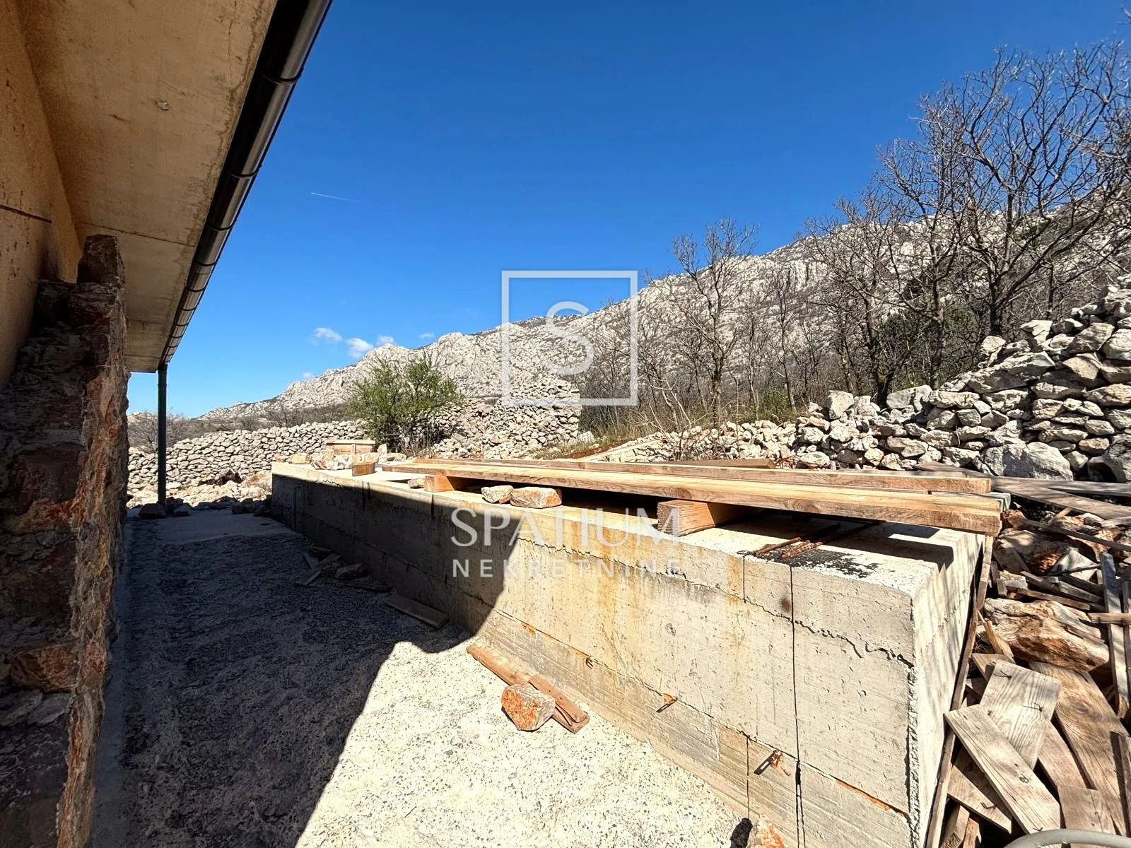 senj, jablanac, kamena kuća u fazi renovacije - slika 13