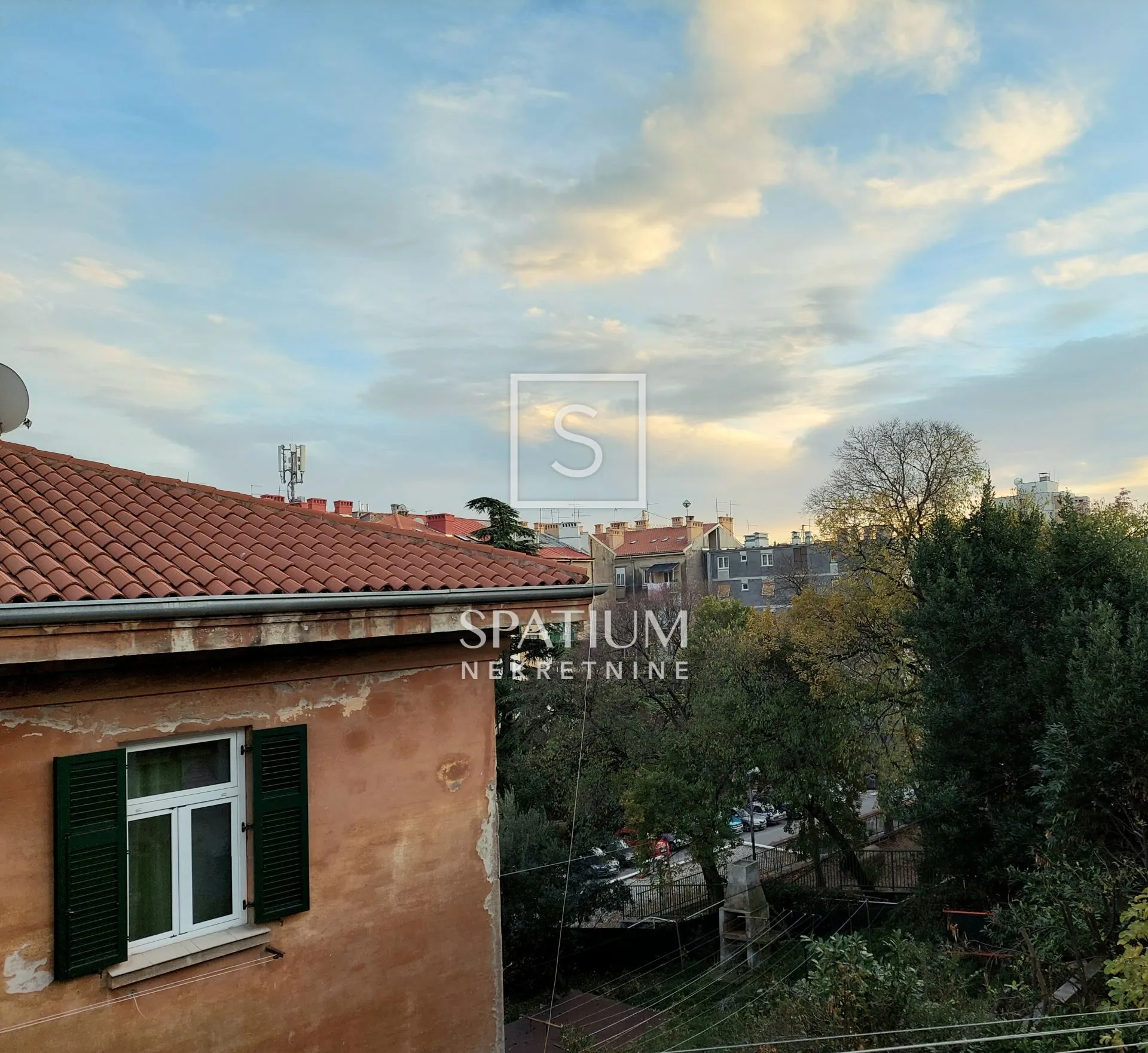 rijeka, potok, kuća s dva stana - slika 12