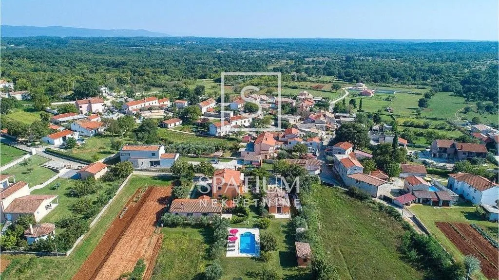 Barban, Prostrano Zemljište S Građevinskom Dozvolom
