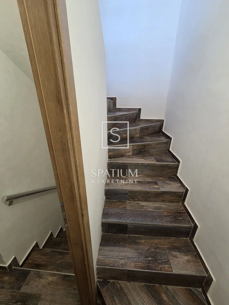 krnica, kamena kuća sa tri apartmana - slika 14