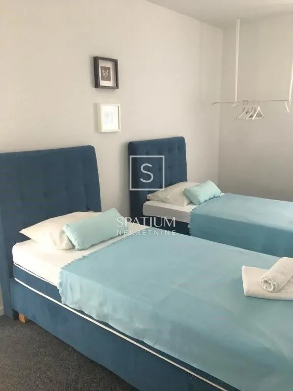 malinska, kuća s dva bazena - slika 15