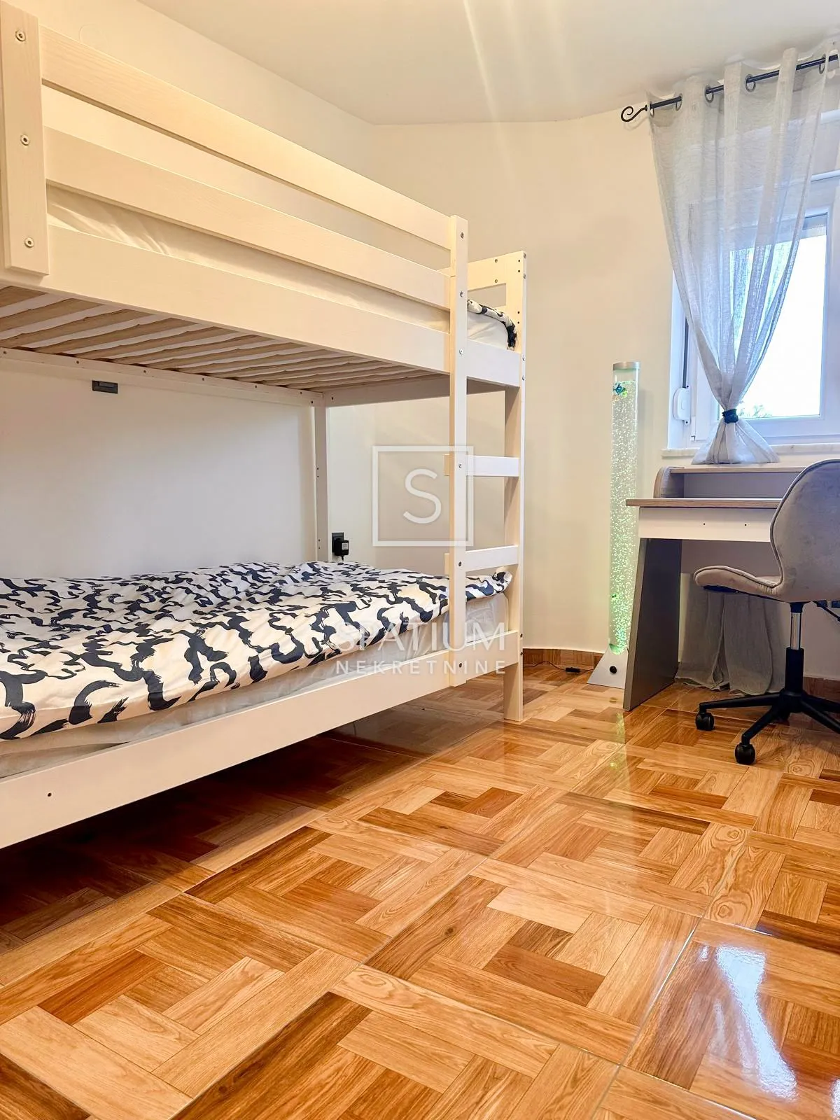 novi vinodolski, dvije kuće s dvorištem blizu mora - slika 10