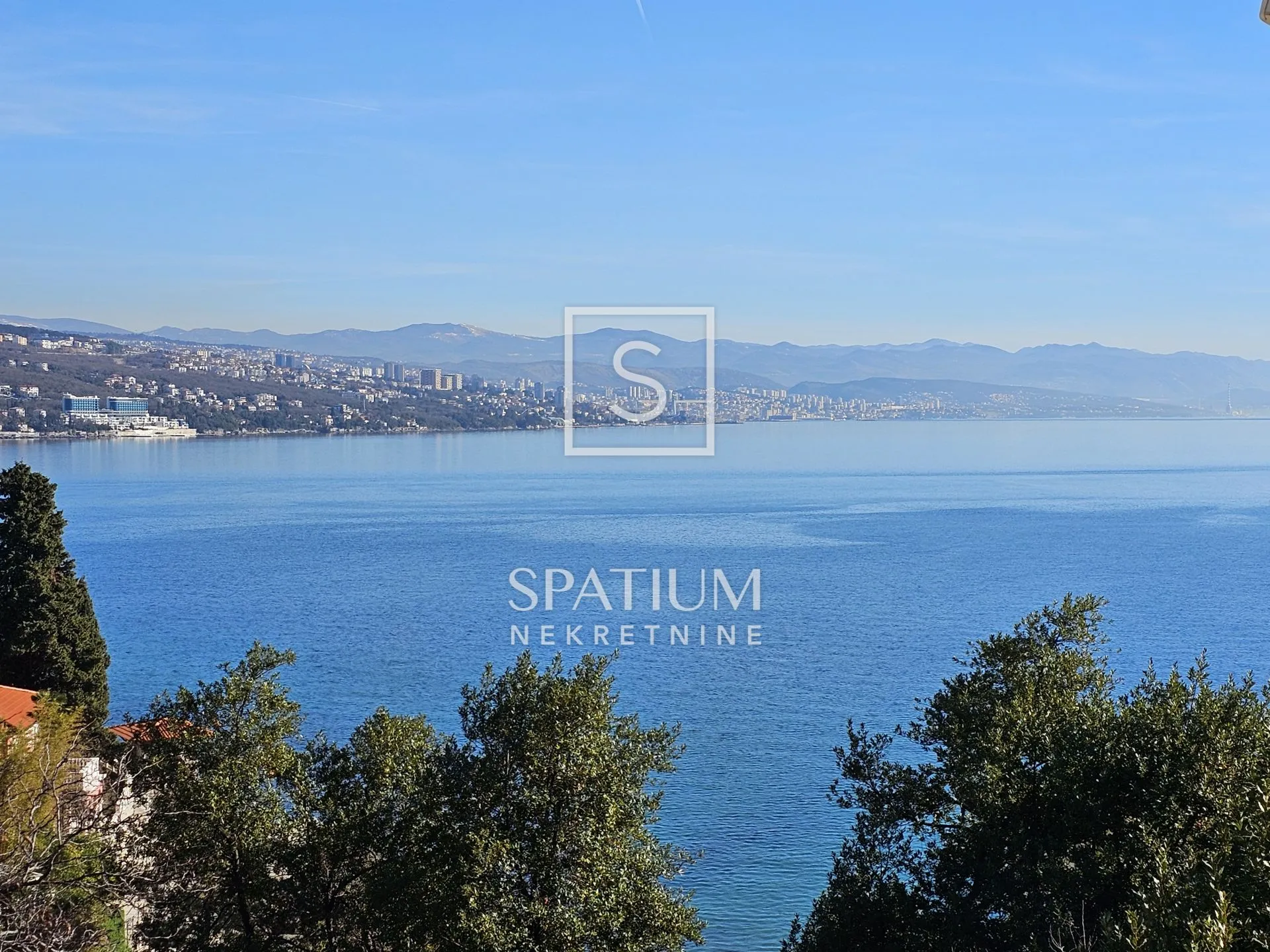 Opatija, Stan Za Renovaciju Prvi Red Do Mora