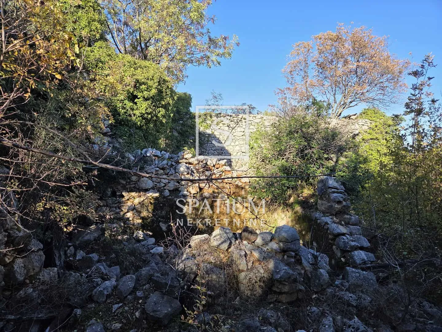 plomin, dvije ruševne kamene kuće za renovaciju - slika 9