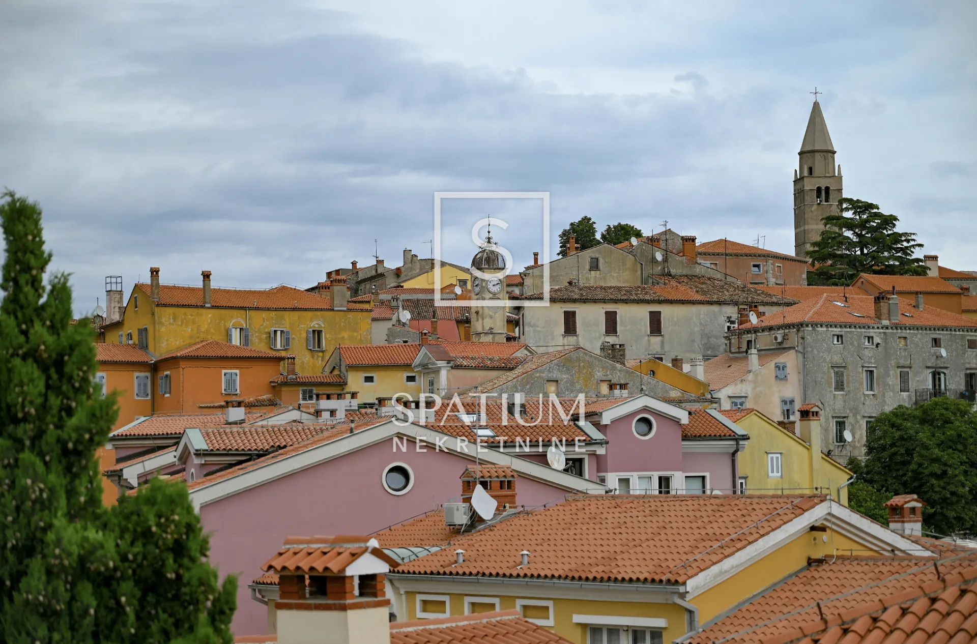 LABIN, GRAĐEVINSKO ZEMLJIŠTE 2000 m2