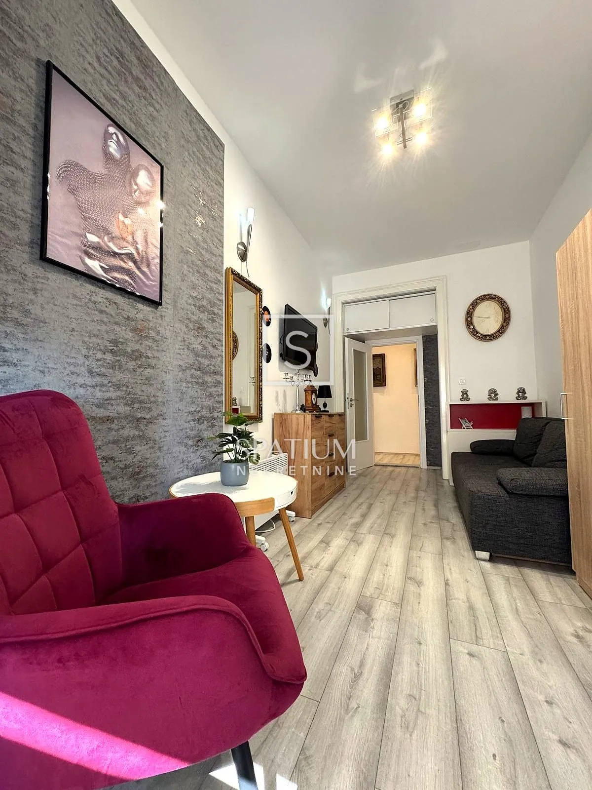 brajda, renovirani dvosobni stan s balkonom - slika 6