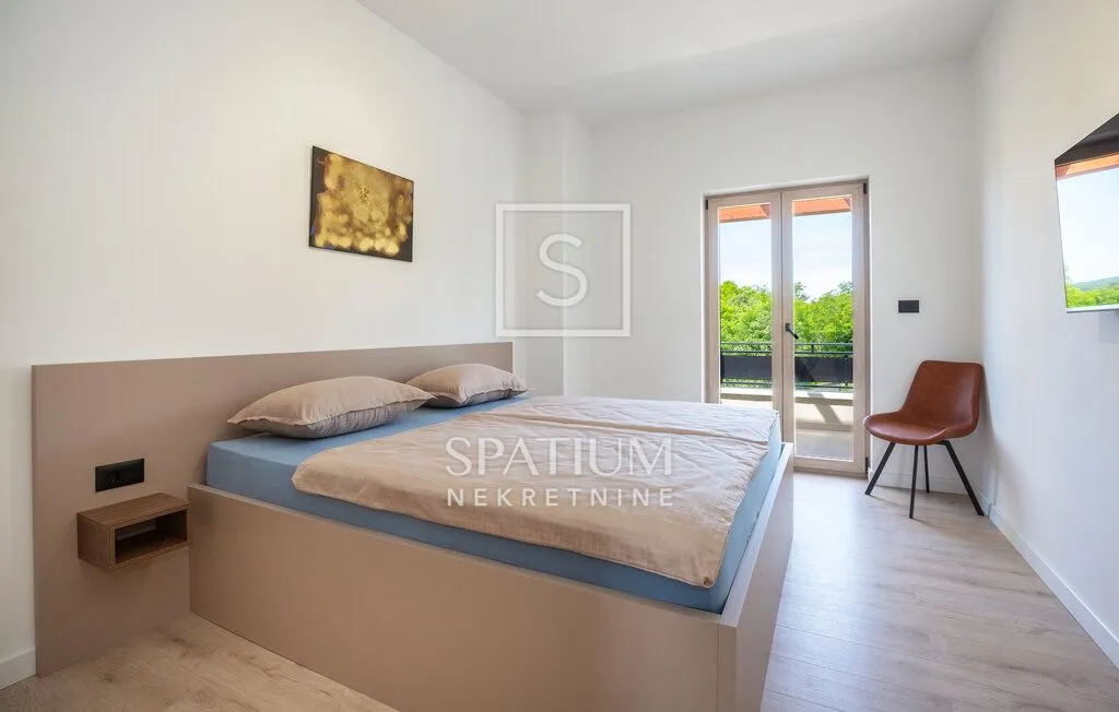 labin, vila s bazenom na mirnoj lokaciji - slika 11