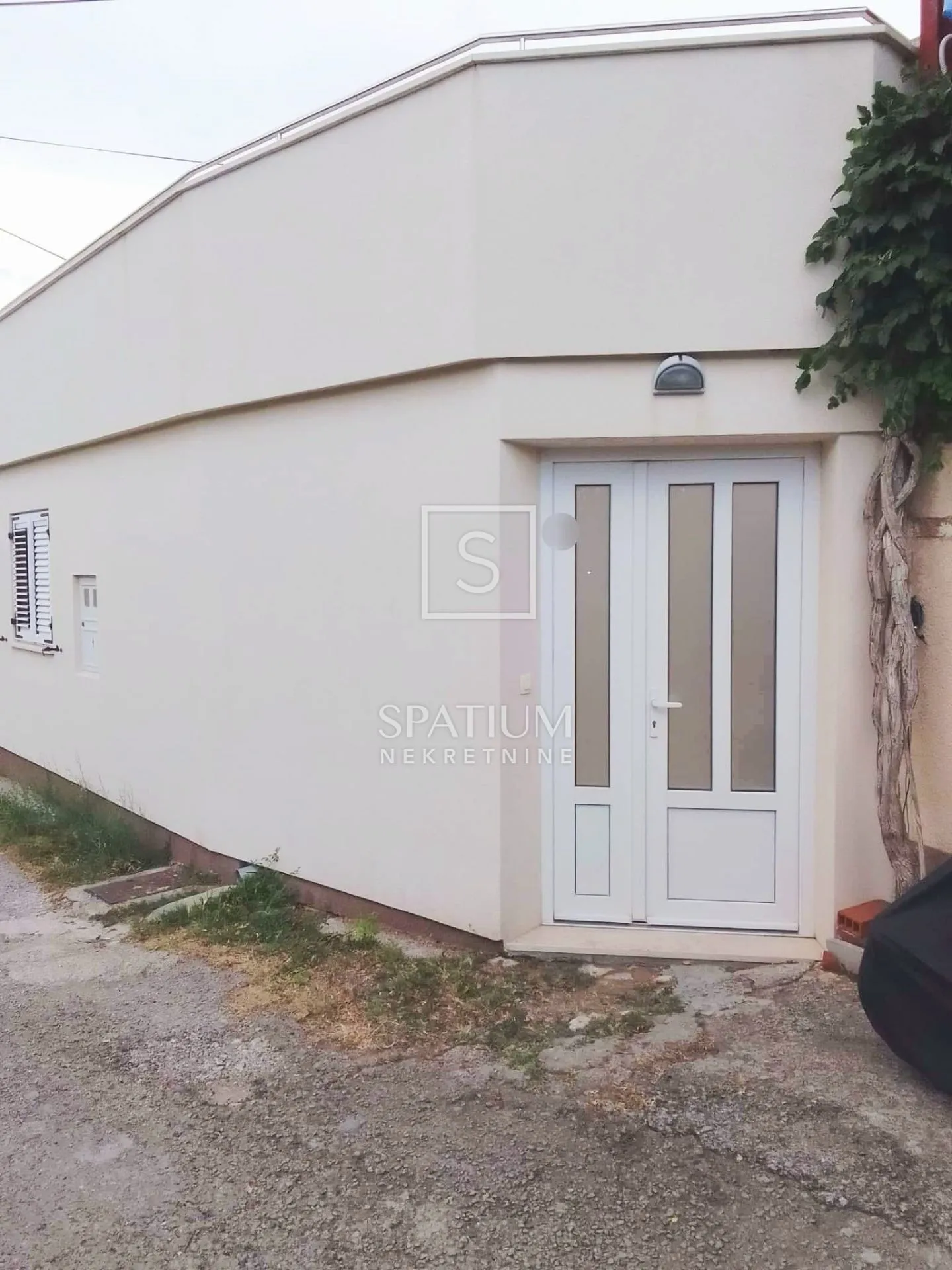 grižane, samo u našoj ponudi, kuća sa 2 stana - slika 5