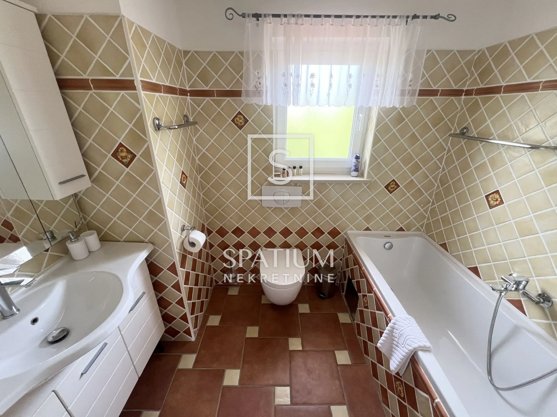 labin, kuća s bazenom i pogledom na more - slika 18