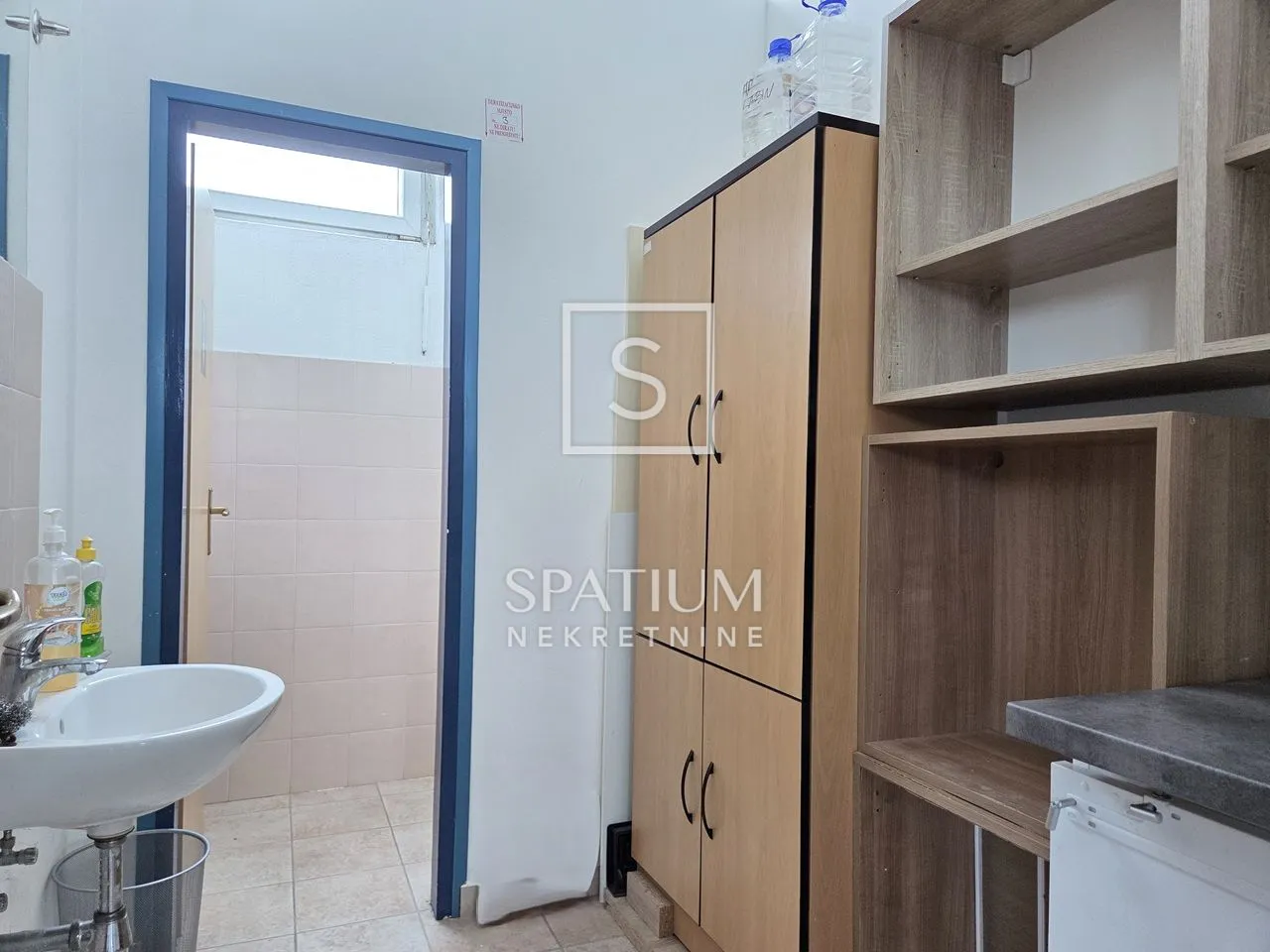 labin, poslovna zgrada za najam, 500 m2 u centru grada - slika 10