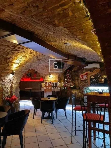Senj, Poslovni Prostor U Centru Grada