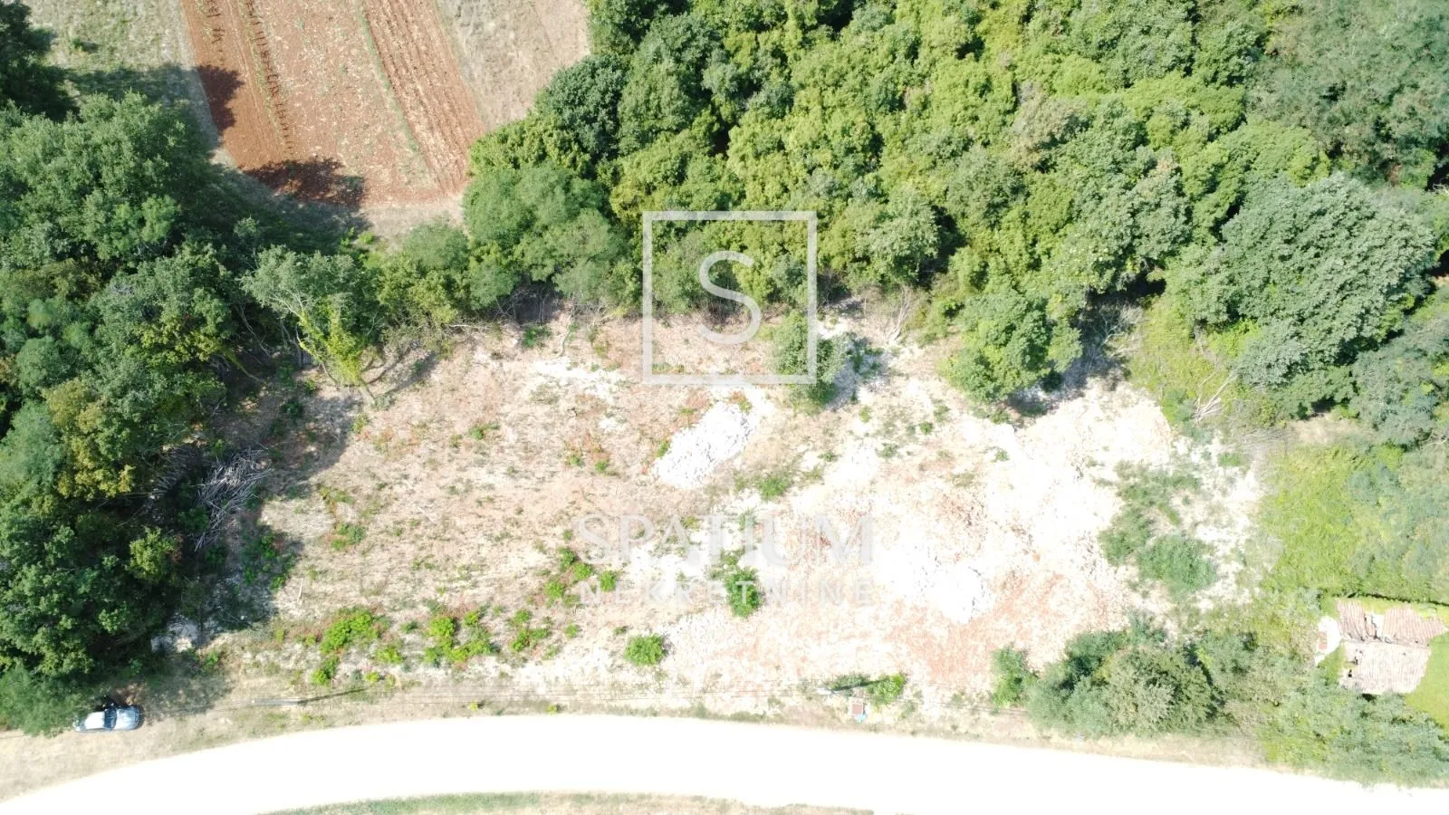 Tinjan, Građevinsko Zemljište 1225 M²