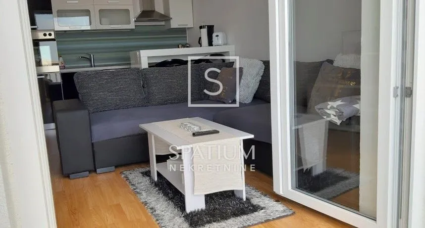 senj, predivan stan 80m od plaže - slika 2