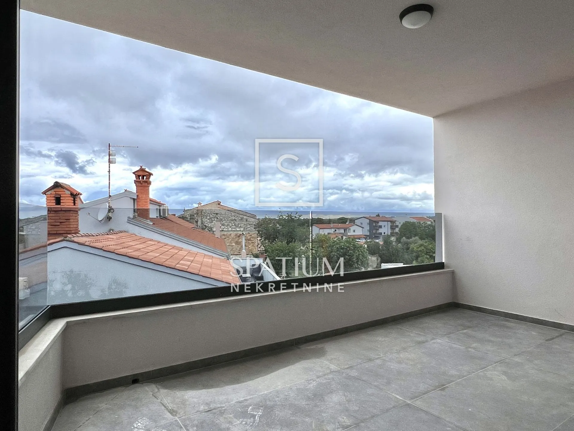 valbandon, stan sa galerijom 138 m2 - slika 14