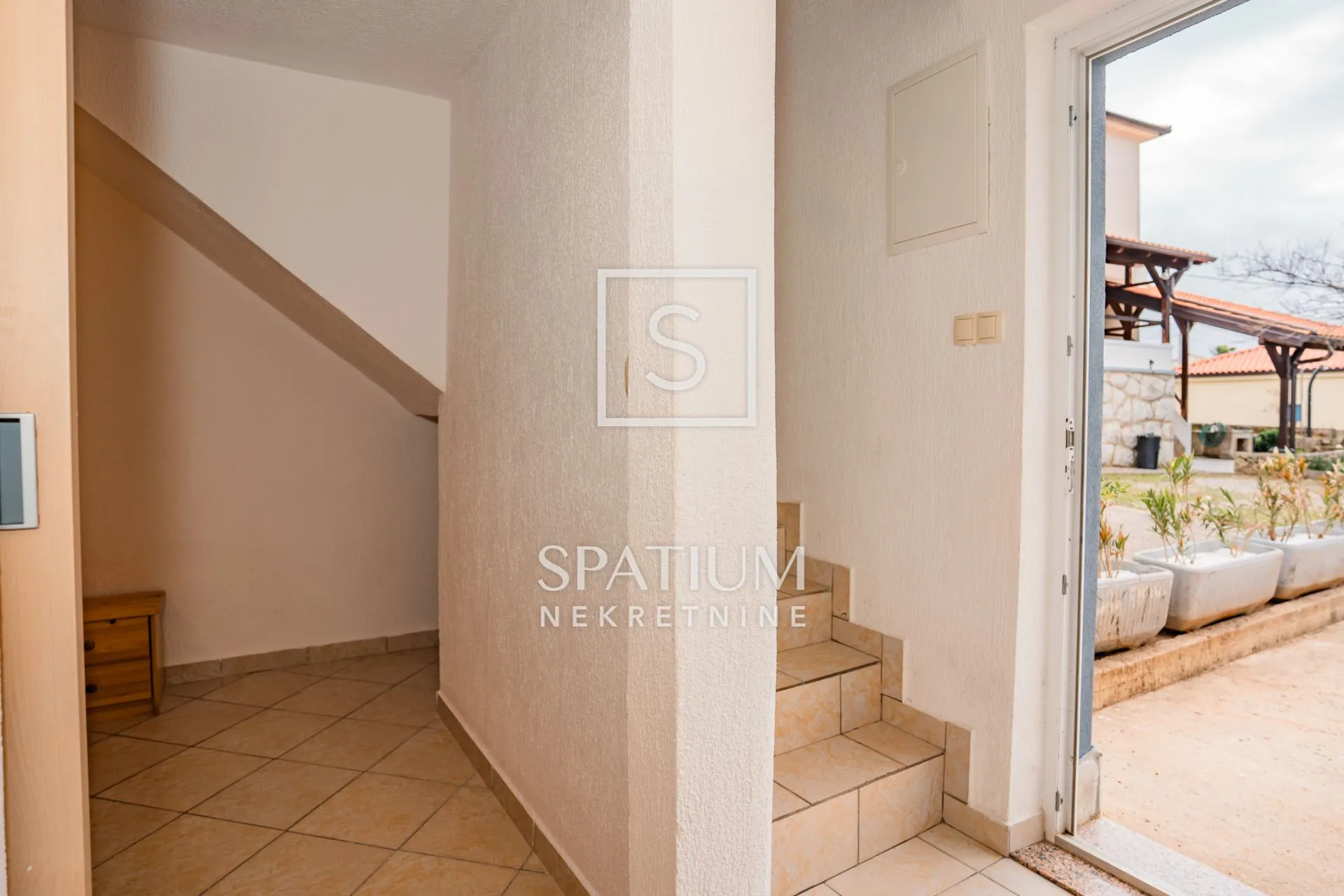 malinska, dvije kuća s apartmanima - slika 15