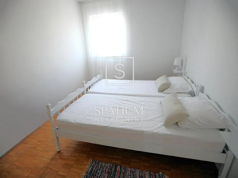 malinska, kuća s dva bazena - slika 26