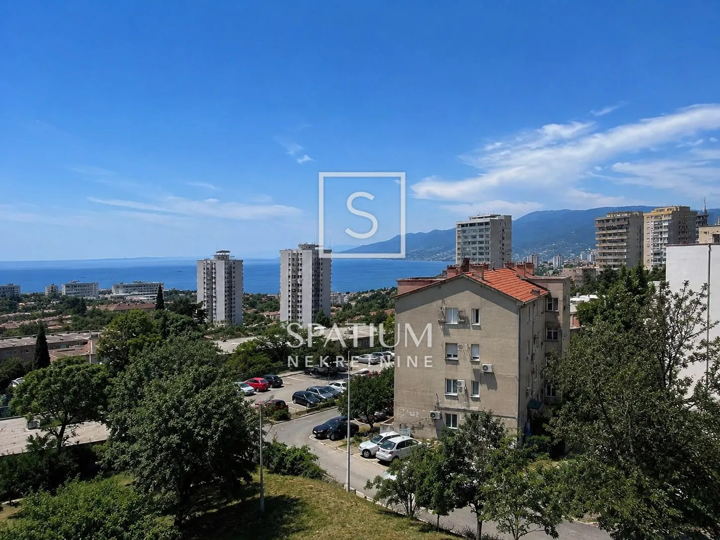 Mlaka, Trosoban Stan S Dnevnim Boravkom - Rijeka