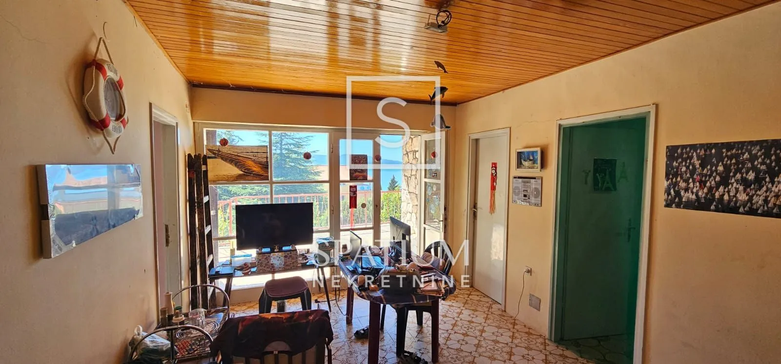 NOVI VINODOLSKI, KUĆA 2. RED DO MORA NA TERENU OD 1057m2