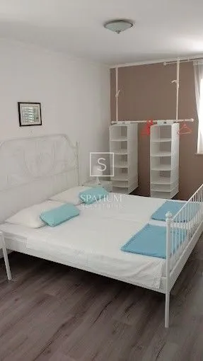 malinska, kuća s dva bazena - slika 29