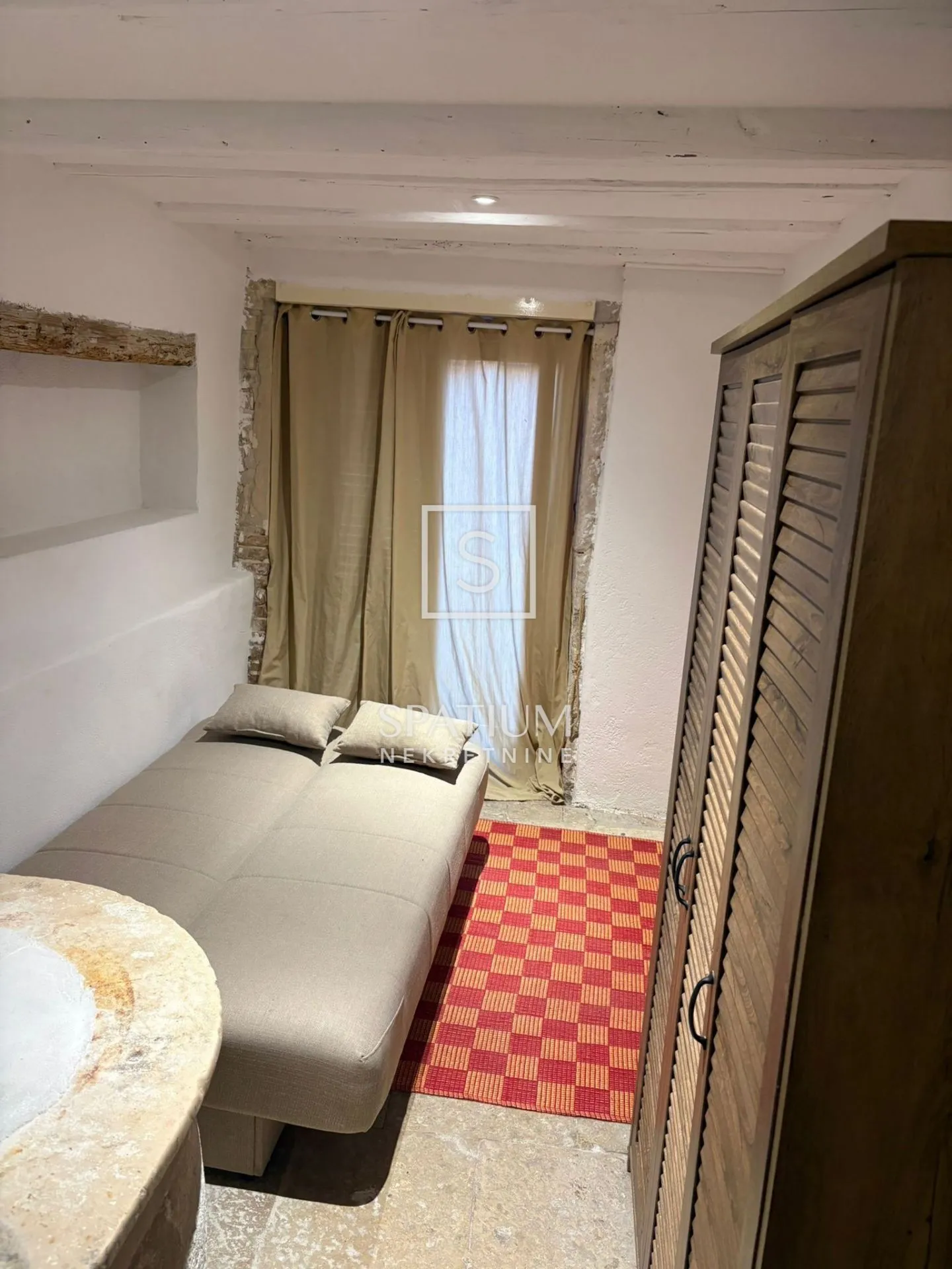 rovinj, poslovni prostor u centru rovinja, u naravi stan - slika 4