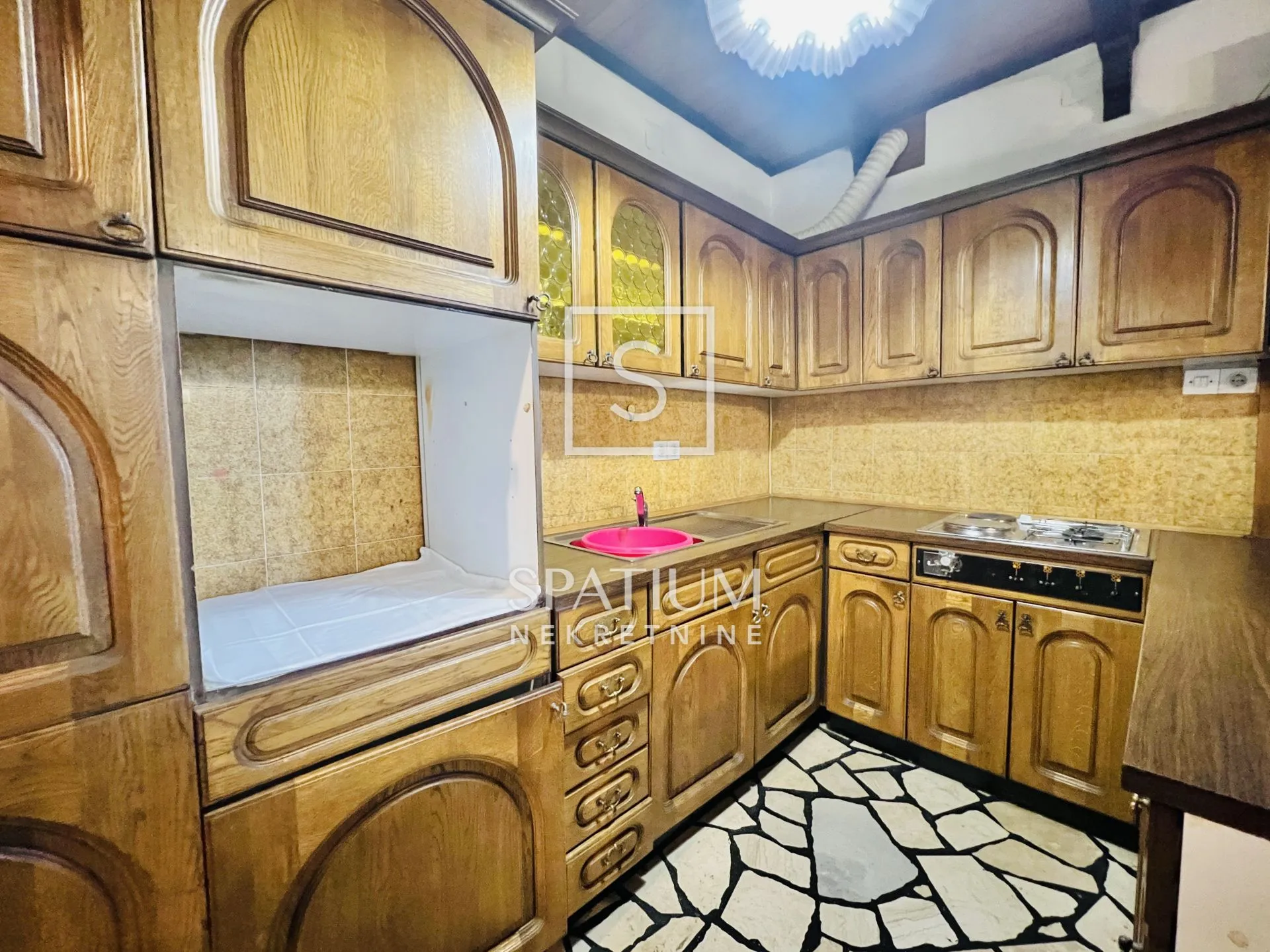 crikvenica, samostojeća kuća s 11 apartmana - slika 8