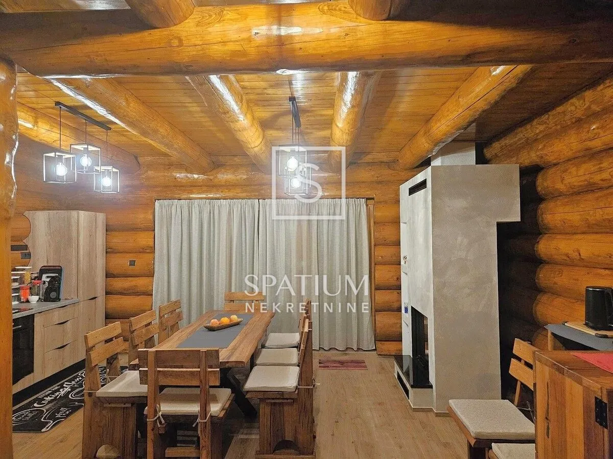 fužine, drvena kuća s lijepom okućnicom - slika 4