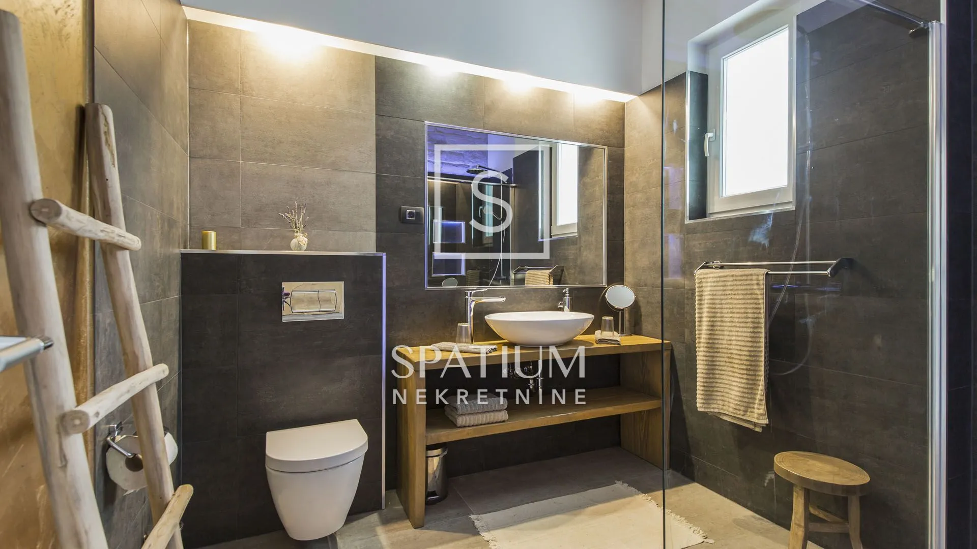 labin, luksuzna vila s wellnessom i pogledom na more - slika 16