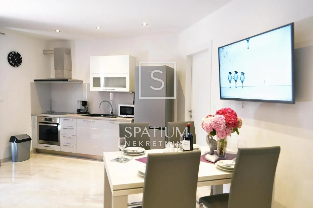 ika, predivna vila s apartmanima i bazenom - slika 3