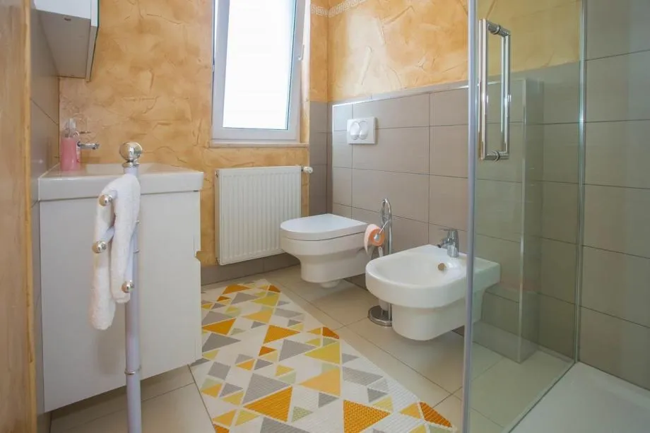 poreč-vila sa tri apartmana i panoramskim pogledom na more (prodaja) - slika 13