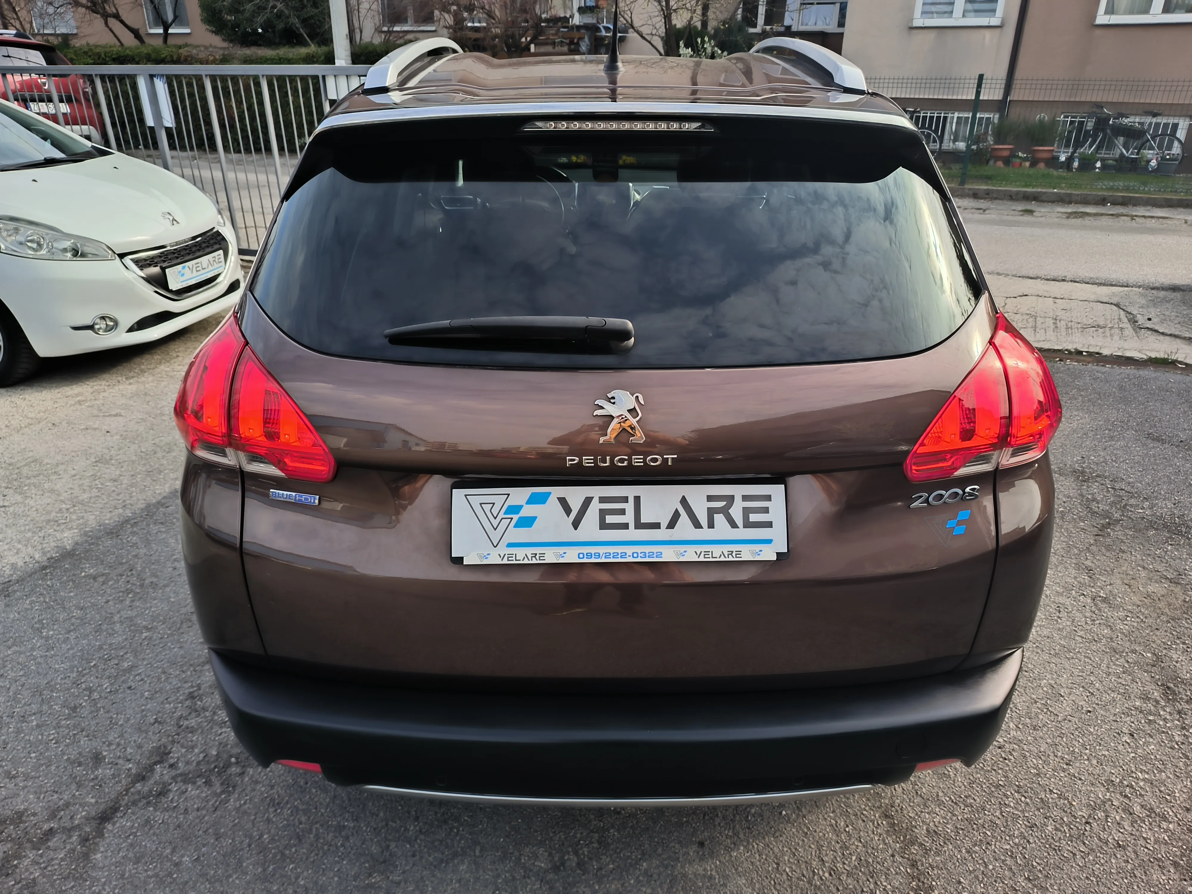 peugeot 2008 1,6 bluehdi, allure, servisna, jamstvo, reg. 1 godinu - slika 8