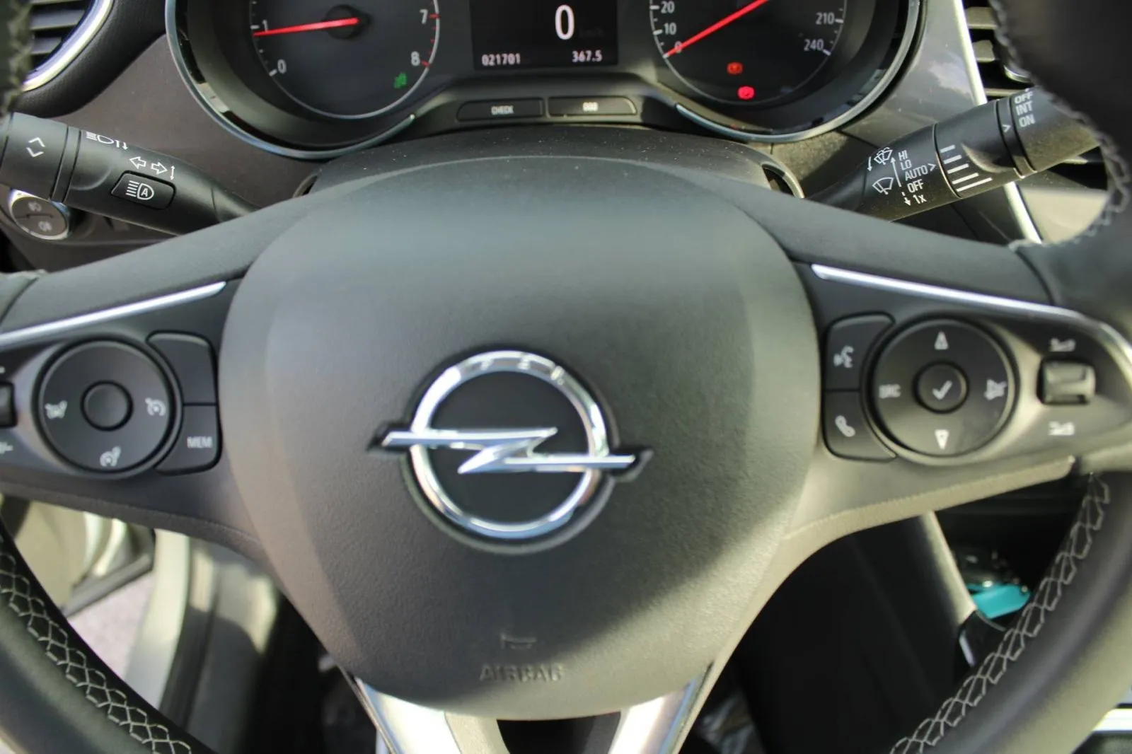 opel crossland 1.2 turbo ultimate *led,navigacija,kamera* - slika 15