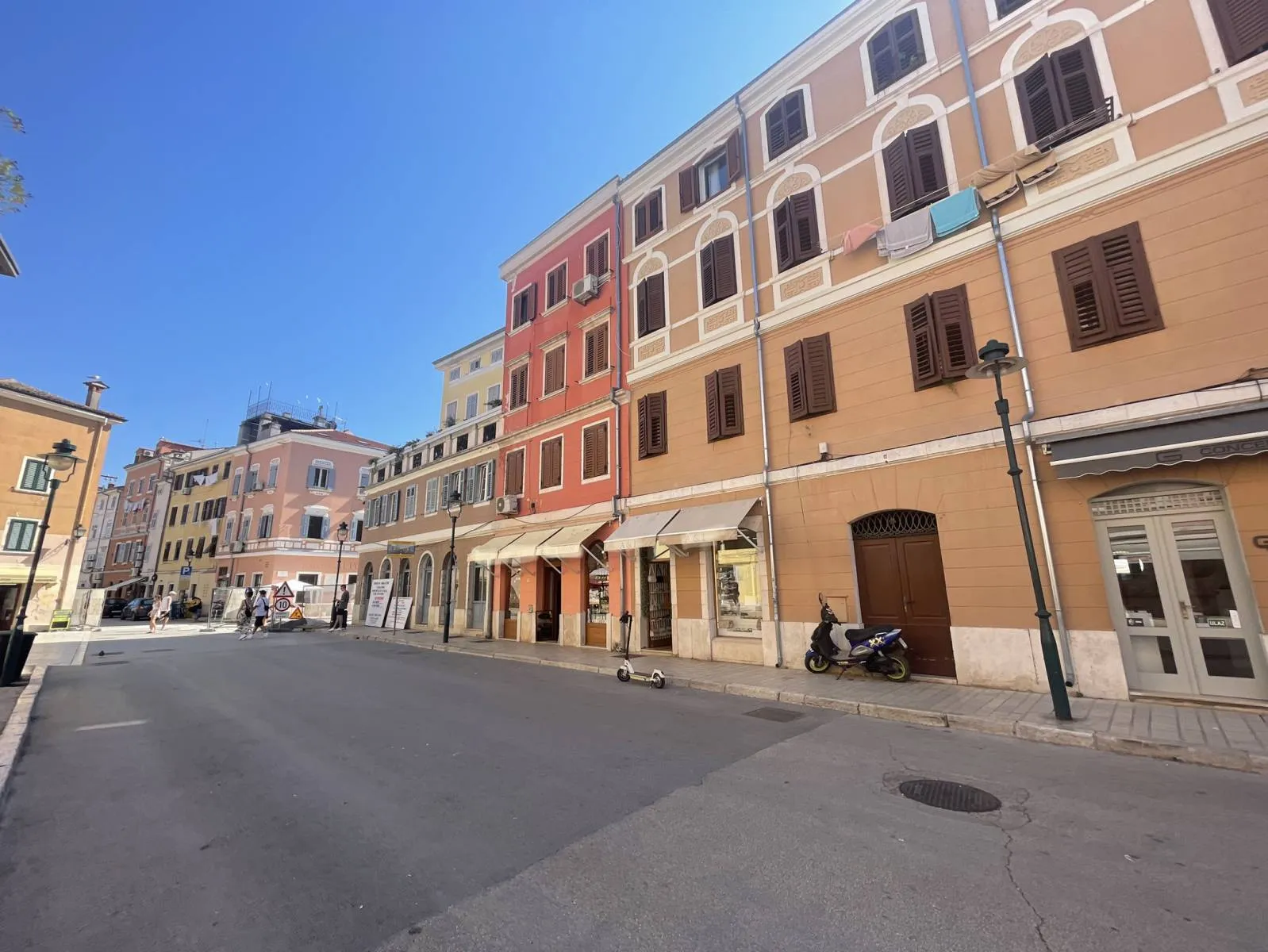 Rovinj, strogi centar, Kuća s 4 stana, blizina mora