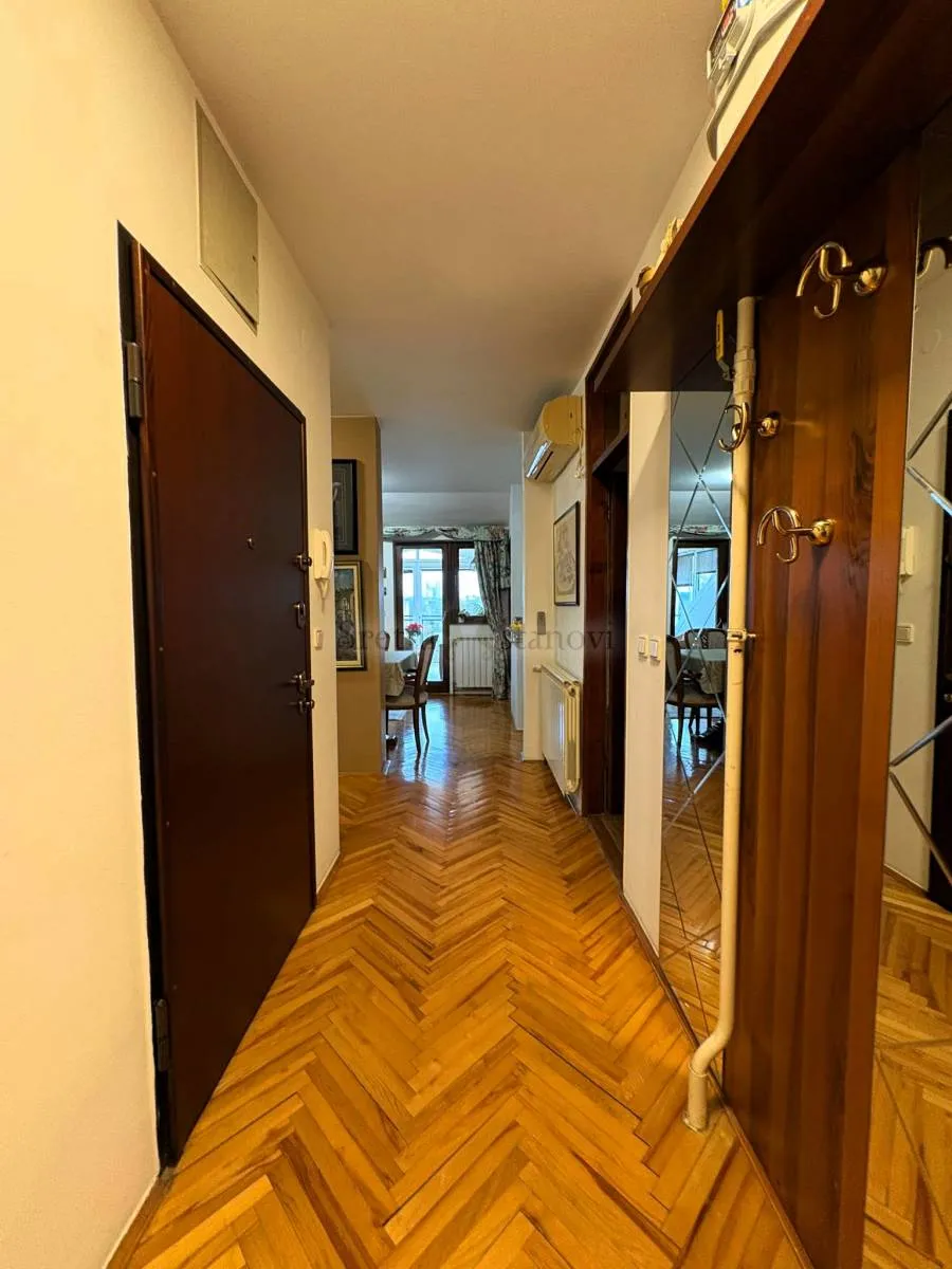 na prodaju komforni četverosobni stan u srcu trešnjevke - slika 8