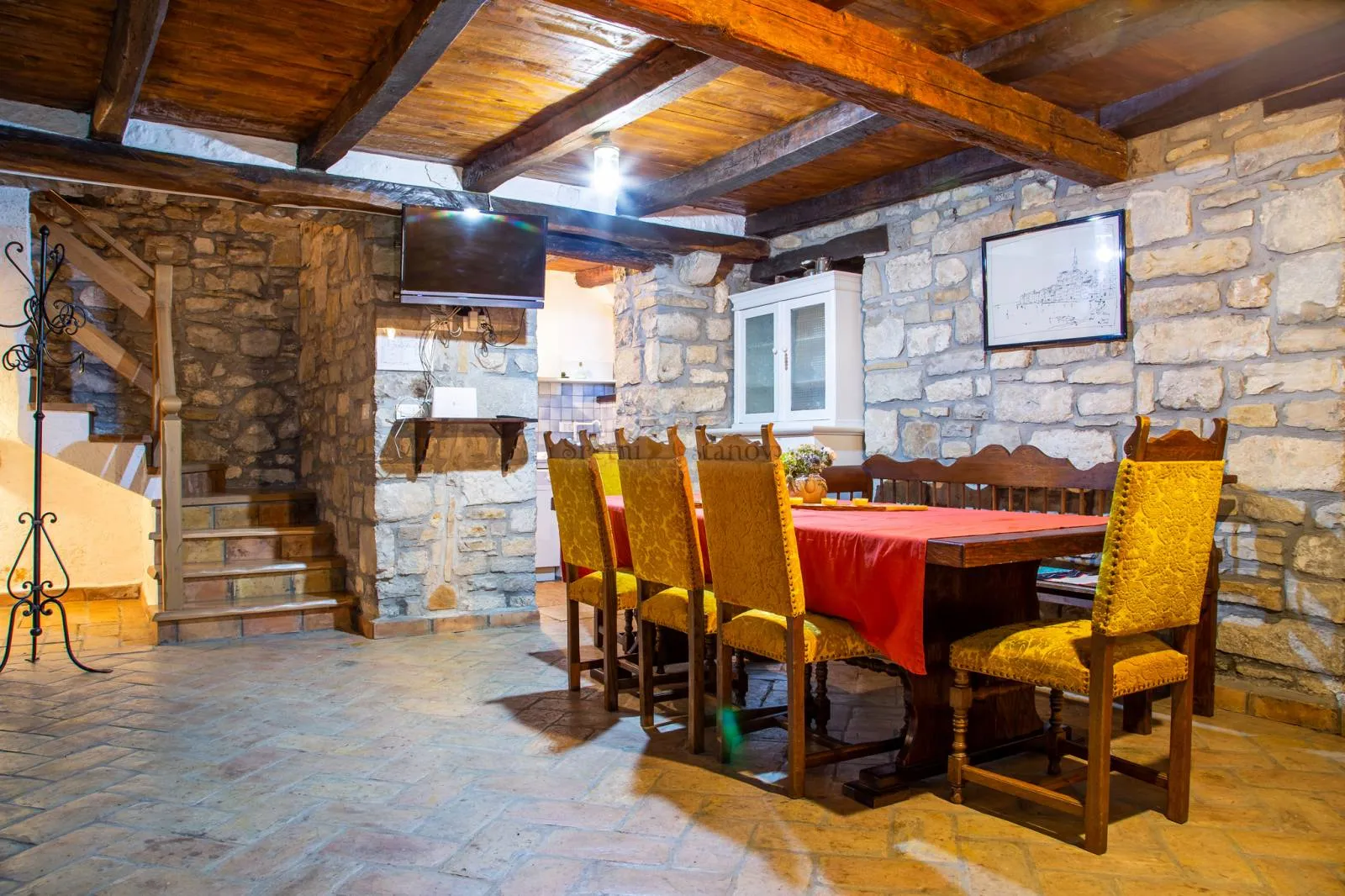 kuće za odmor s bazenom u staroj jezgri gračišća - slika 4
