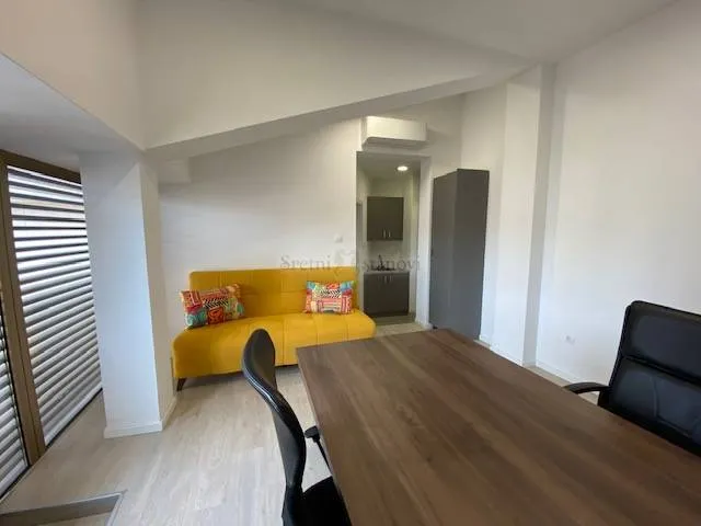 najam, centar, 22 m2, s toaletom - slika 3