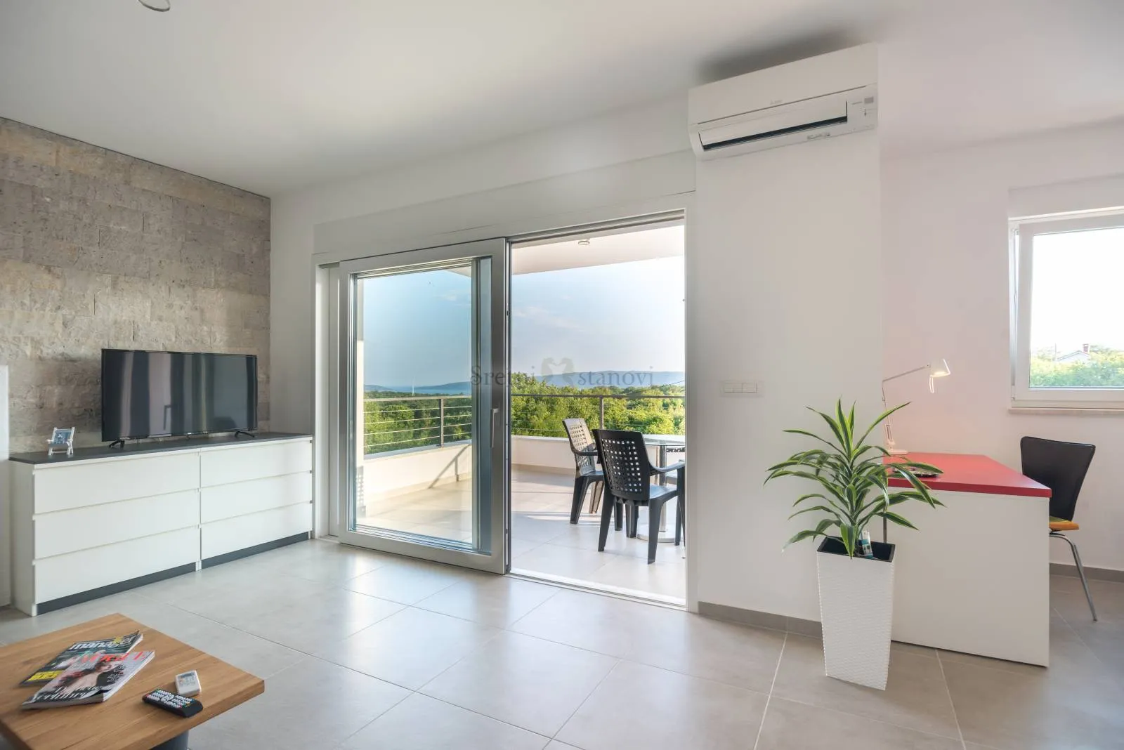 krk, novogradnja, 300 m2, kuća sa četiri stana i bazenom - slika 15