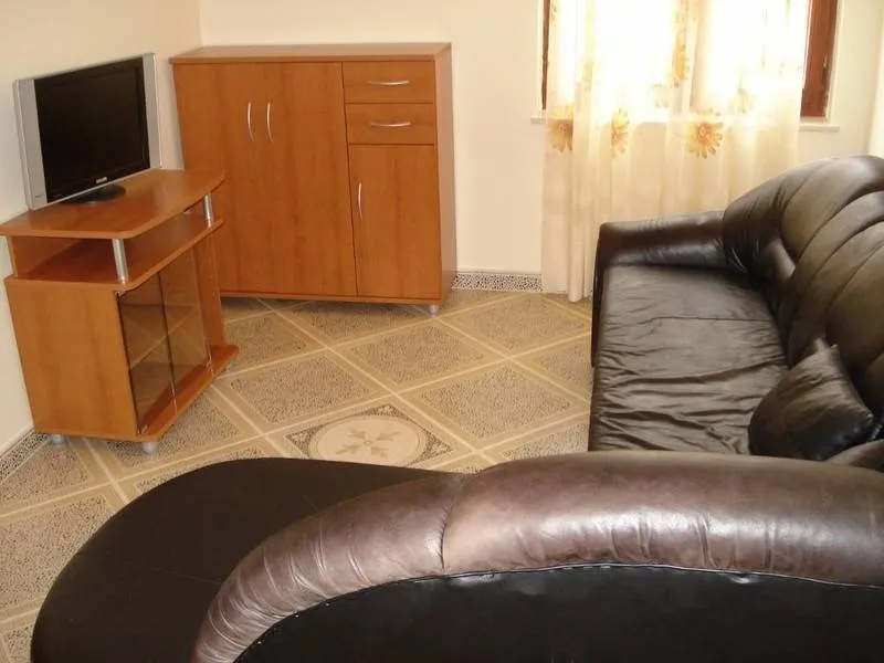grad krk,40 m2, 1s+db, s parkingom - slika 3