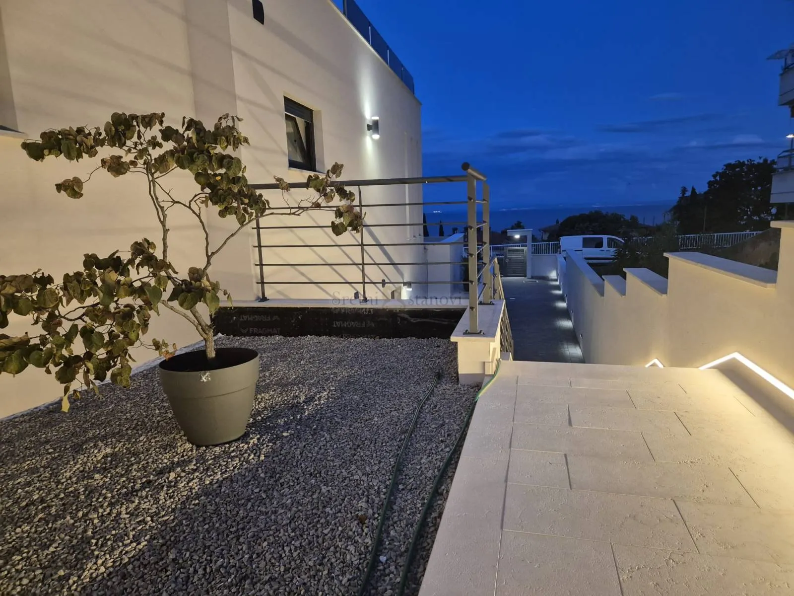 rivijera opatija, novogradnja, villa sa 2 stana, bazen, pogled - slika 13