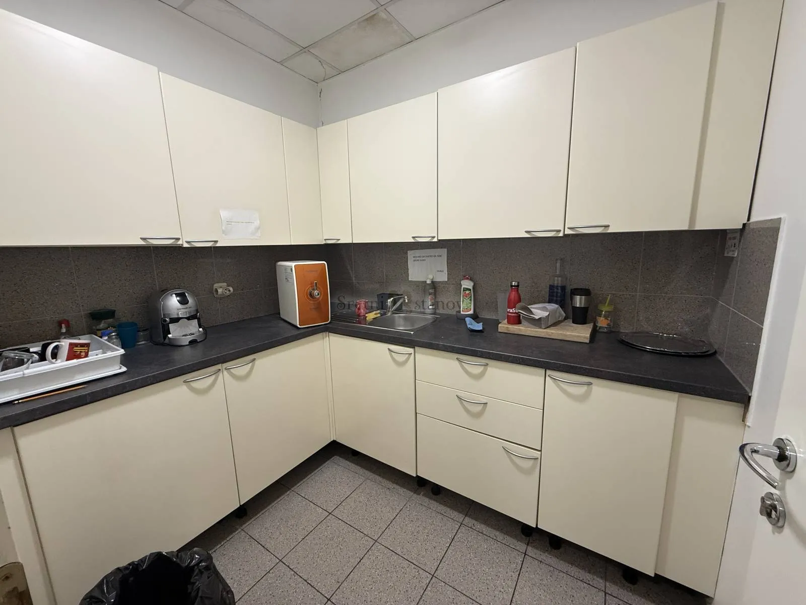 iznajmljuje se uredski prostor- 31,00 m2- trnje - slika 5