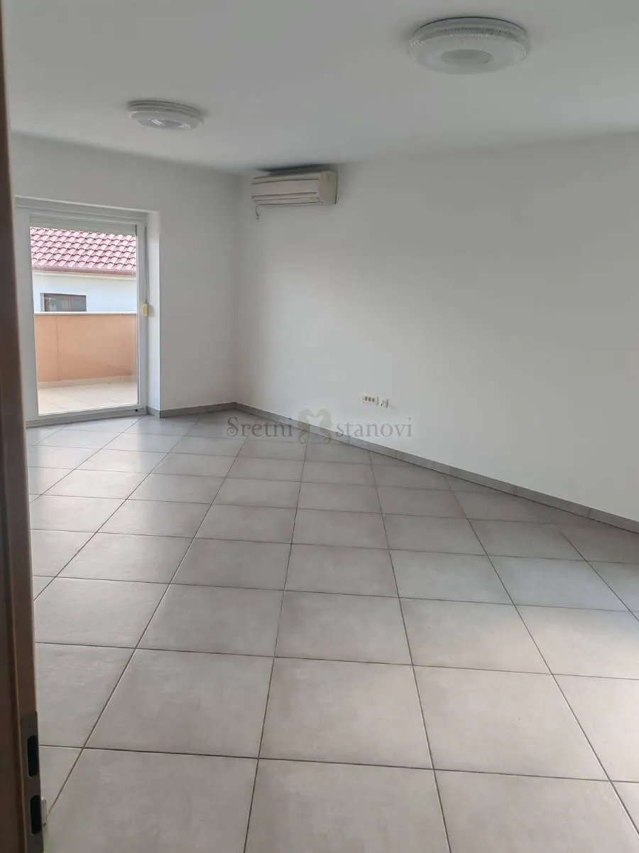 srdoči,100 m2, prazan stan, najam, novogradnja, s parkingom - slika 5