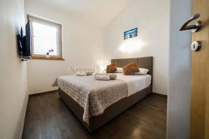 penthouse novalja, 4s+db, otvoreni pogled prema moru - slika 2