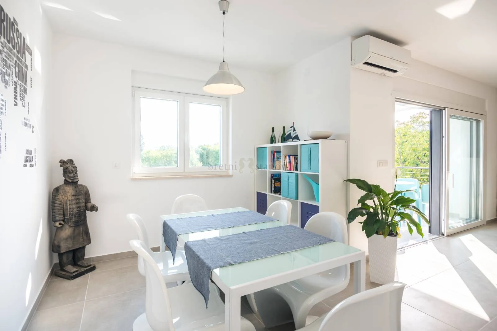 krk, novogradnja, 300 m2, kuća sa četiri stana i bazenom - slika 13
