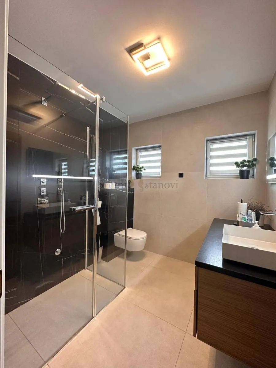 hosti, luksuzni penthouse s pogledom na more - slika 22